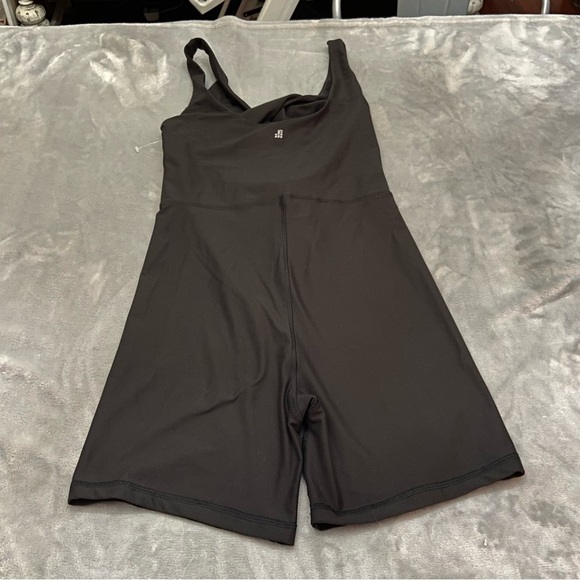 New! WeWoreWhat Onesie Twist Cutout Romper Black 27555 - Picture 8 of 10